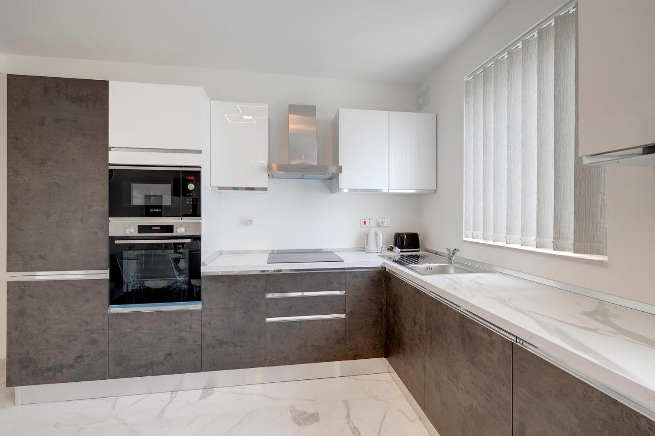 Stylish 2Br Apartment In Central St Julians Сент Джулианс Экстерьер фото