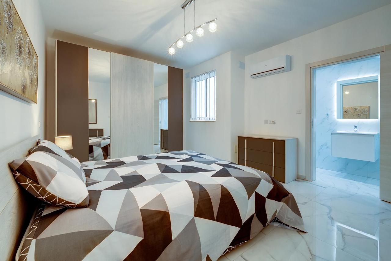 Stylish 2Br Apartment In Central St Julians Сент Джулианс Экстерьер фото