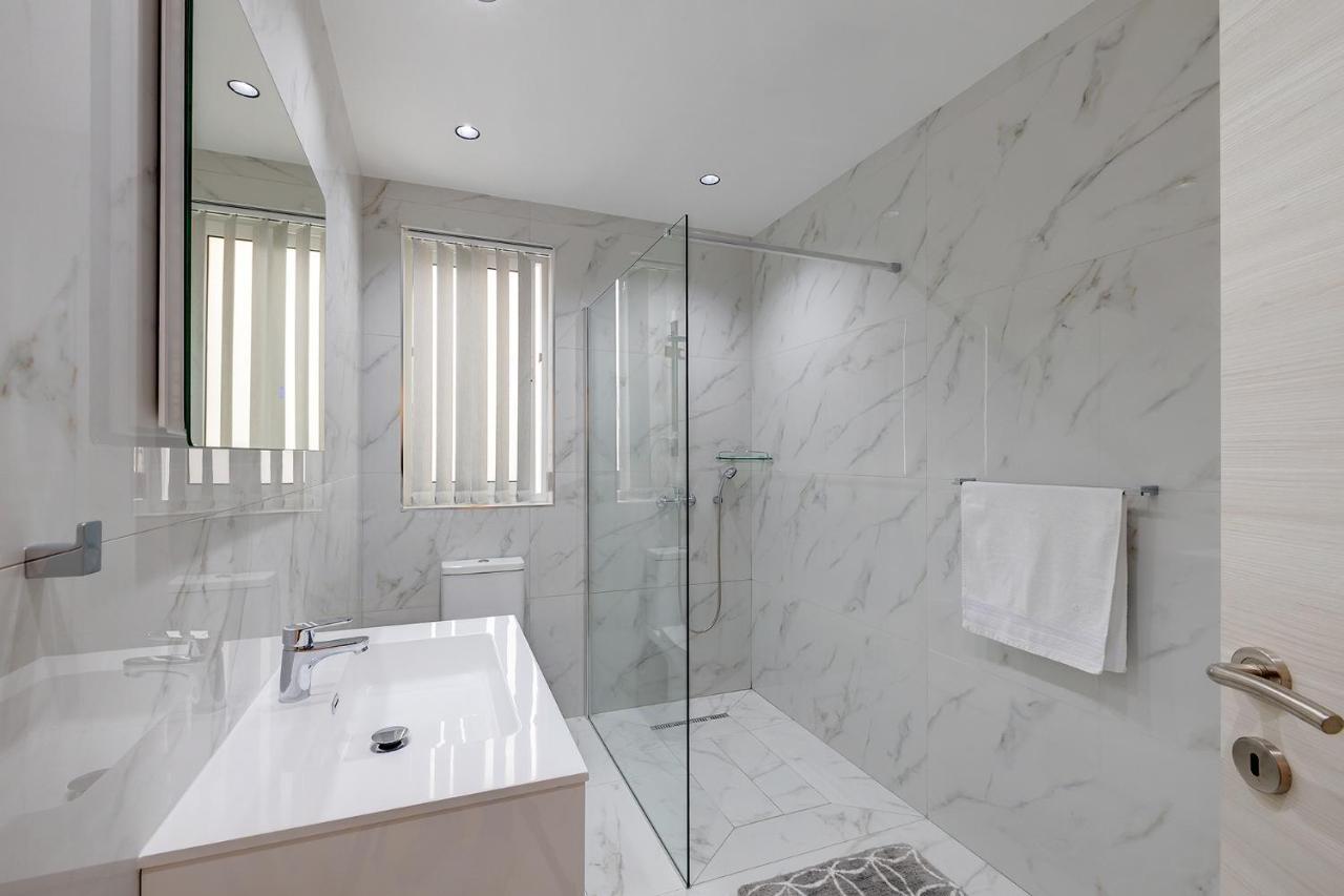 Stylish 2Br Apartment In Central St Julians Сент Джулианс Экстерьер фото